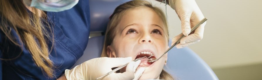 girl-dentist-dental-caries